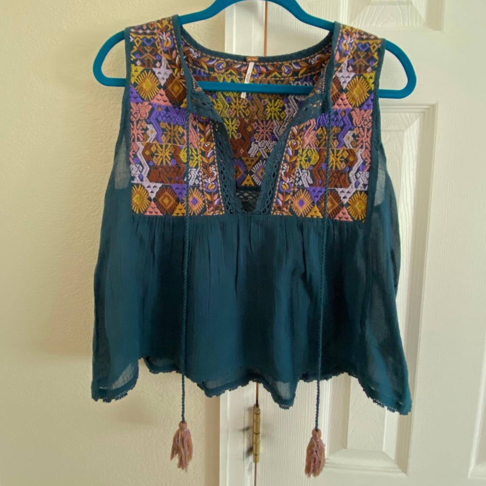 NWOT! FREE PEOPLE Flowy Teal Top